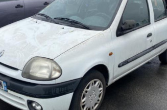 Attache ceinture arriere gauche RENAULT CLIO 2
