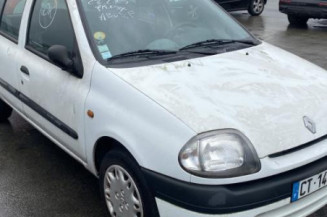 Attache ceinture arriere gauche RENAULT CLIO 2