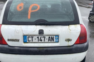 Attache ceinture arriere gauche RENAULT CLIO 2