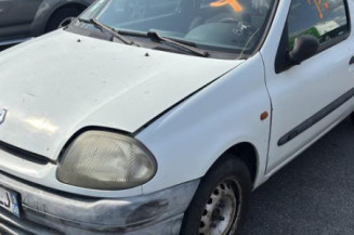 Calandre RENAULT CLIO 2
