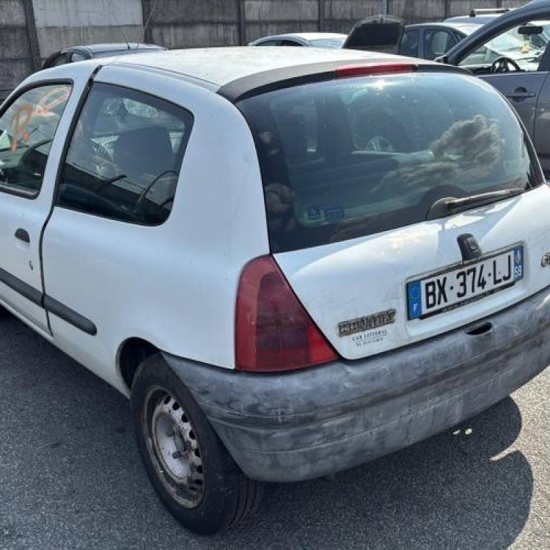 Calandre RENAULT CLIO 2 Photo n°8