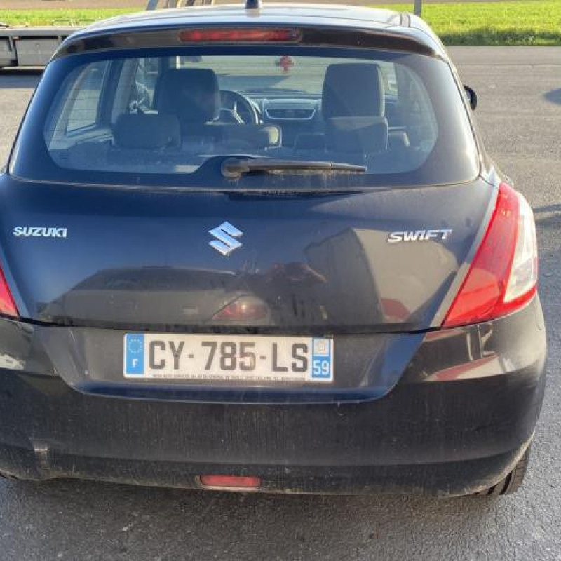 Plage arriere SUZUKI SWIFT 4 Photo n°9