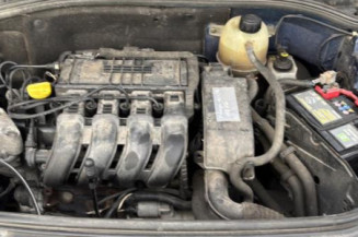 Malle/Hayon arriere RENAULT CLIO 2