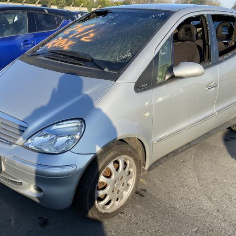 Pare choc avant MERCEDES CLASSE A 168 Photo n°7