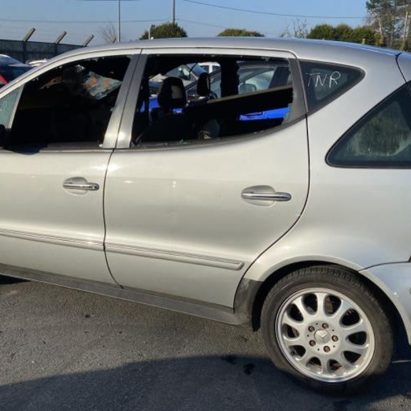 Pare choc avant MERCEDES CLASSE A 168 Photo n°12