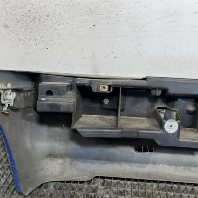 Pare choc arriere PEUGEOT 106 Photo n°6