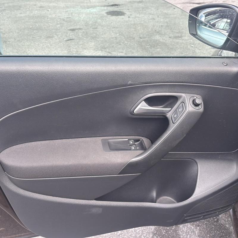 VOLKSWAGEN POLO 5 PHASE 2 1.0 MPI - 12V Photo n°10