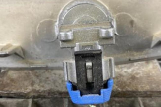 Bouton de coffre OPEL TIGRA 2