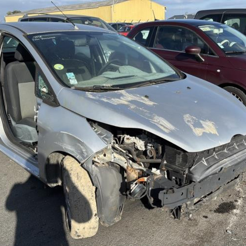 Poignee porte avant gauche FORD FIESTA 6 Photo n°5