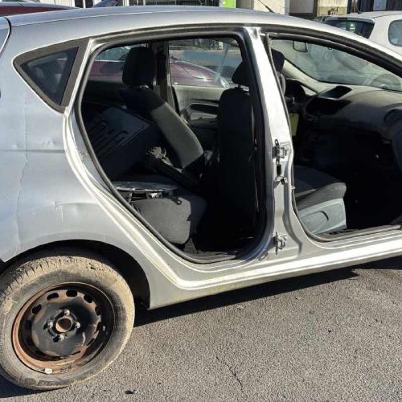 Poignee porte avant gauche FORD FIESTA 6 Photo n°9