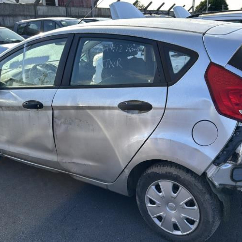 Poignee porte avant gauche FORD FIESTA 6 Photo n°10