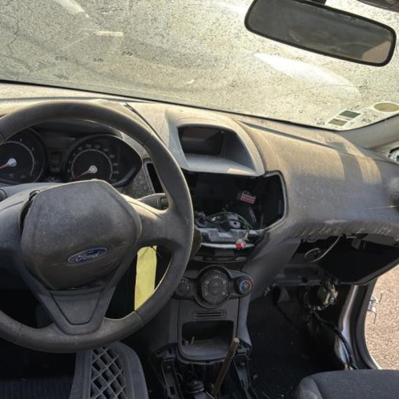 Poignee porte avant gauche FORD FIESTA 6 Photo n°15