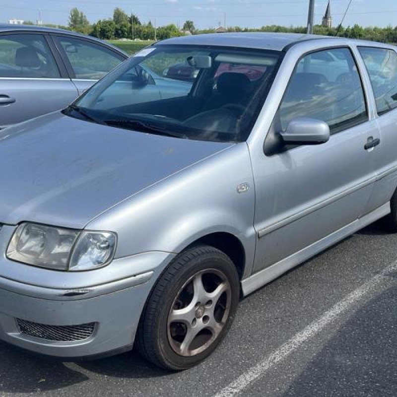 Serrure avant droit VOLKSWAGEN POLO 3 Photo n°4