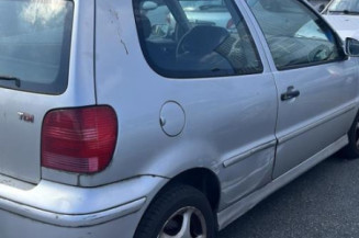 Serrure avant droit VOLKSWAGEN POLO 3