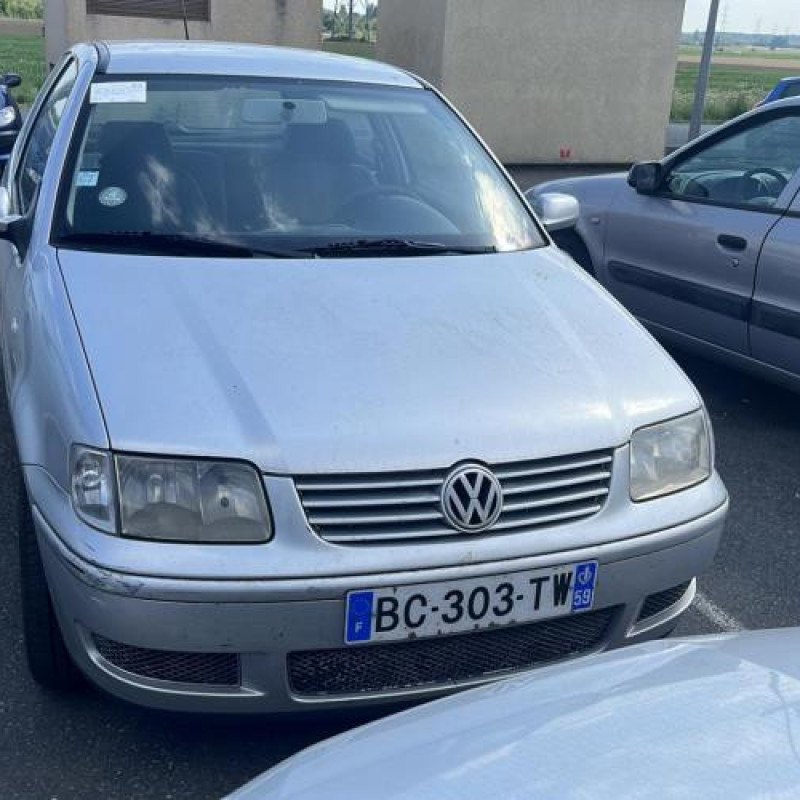 Serrure avant droit VOLKSWAGEN POLO 3 Photo n°9