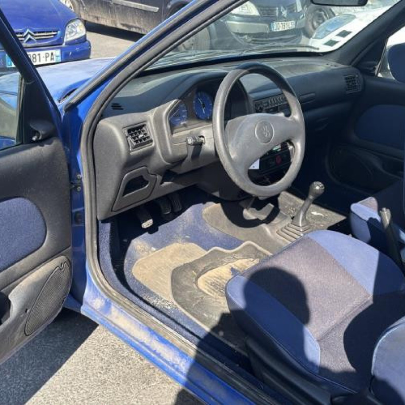 Porte avant droit PEUGEOT 106 Photo n°15