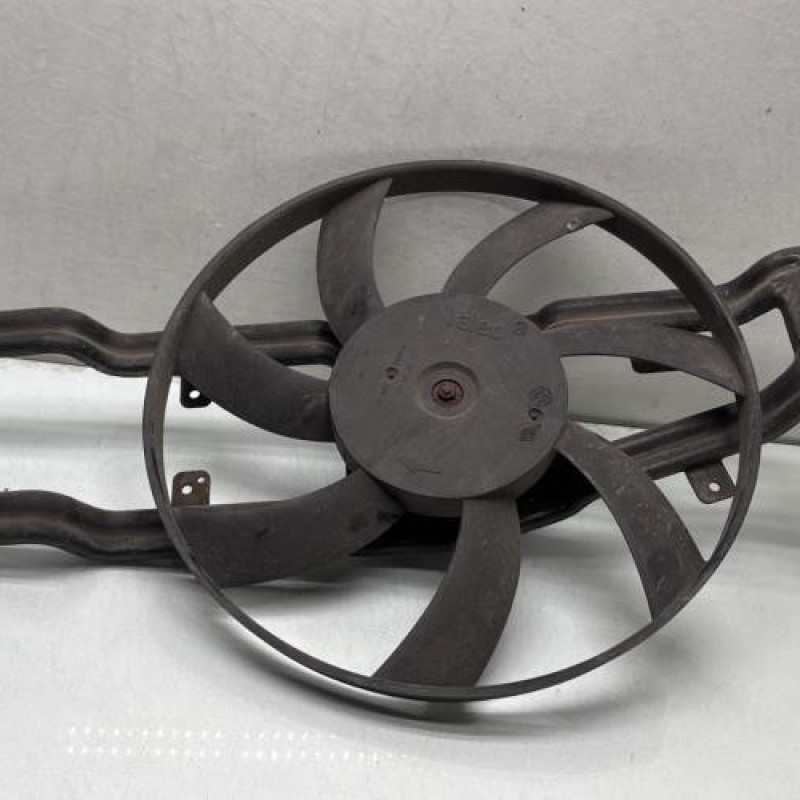 Moto ventilateur radiateur RENAULT TWINGO 1 Photo n°1