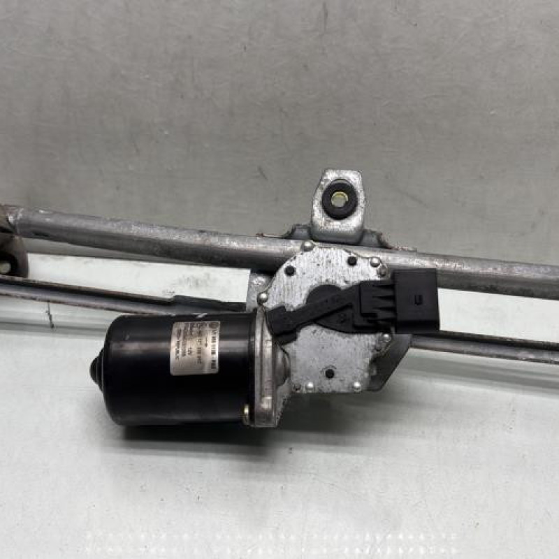 Moteur essuie glace avant VOLKSWAGEN GOLF 4 Photo n°4