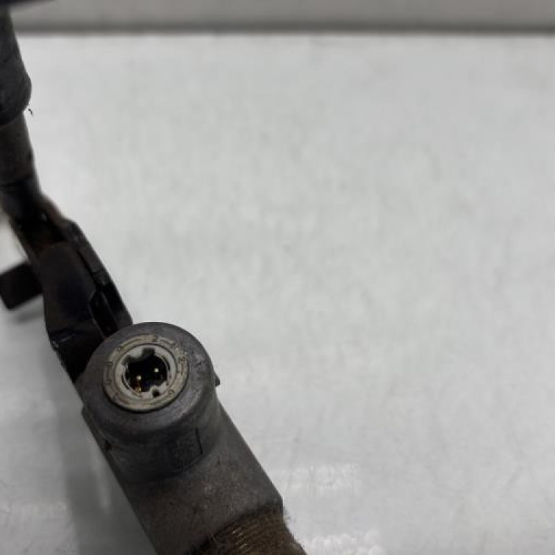 Attache ceinture avant droit RENAULT SCENIC 1 Photo n°3