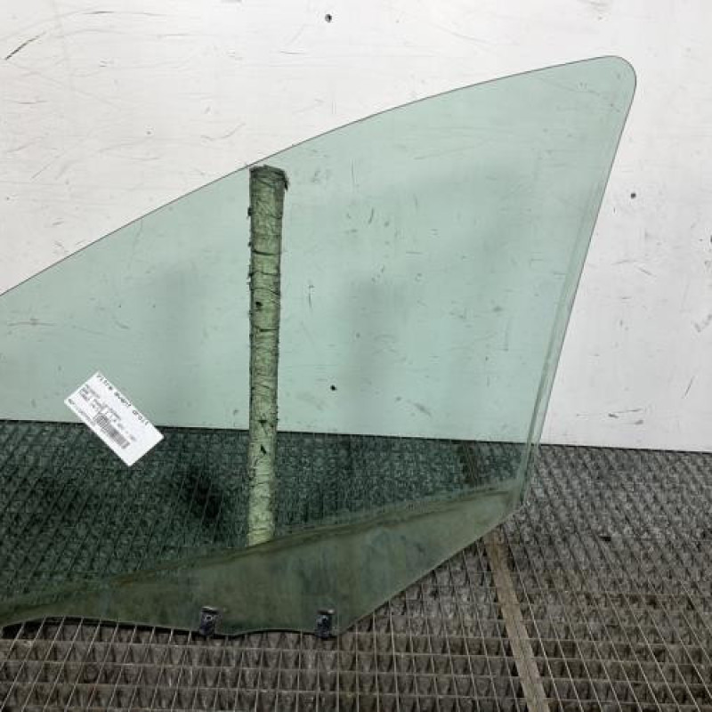 Vitre avant droit PEUGEOT 308 1 Photo n°4