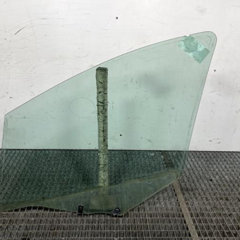 Vitre avant droit PEUGEOT 308 1 Photo n°4