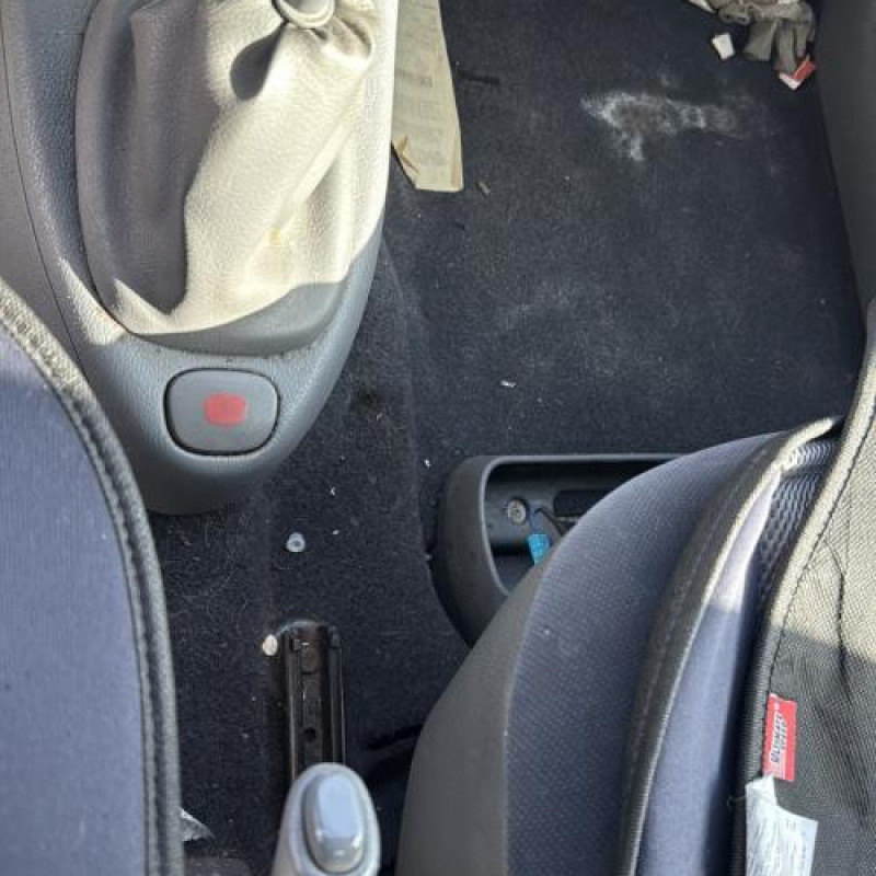 Leve vitre electrique avant droit RENAULT CLIO 2 Photo n°20
