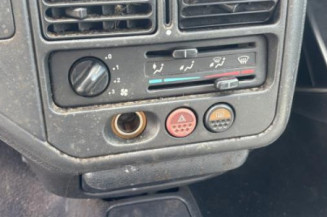 Custode arriere droit PEUGEOT 106
