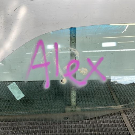 Vitre avant gauche RENAULT CLIO 2 Photo n°1