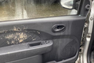 Custode arriere droit RENAULT TWINGO 2