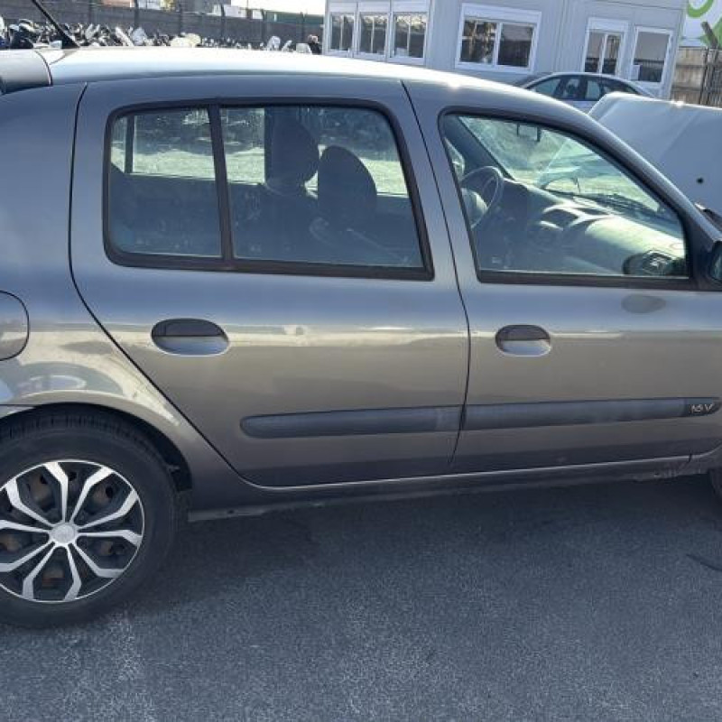 Vitre avant gauche RENAULT CLIO 2 Photo n°10