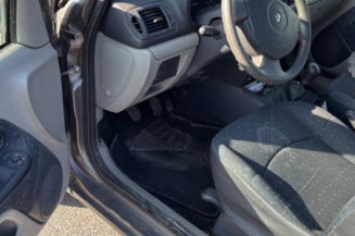 Vitre avant gauche RENAULT CLIO 2