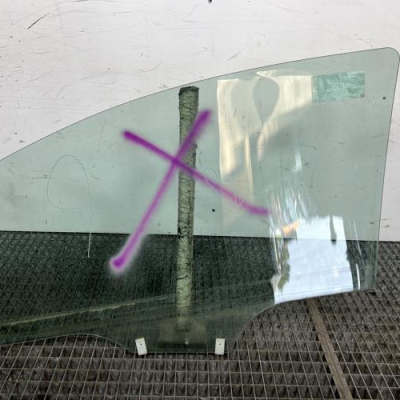 Vitre avant droit PEUGEOT 307 Photo n°4