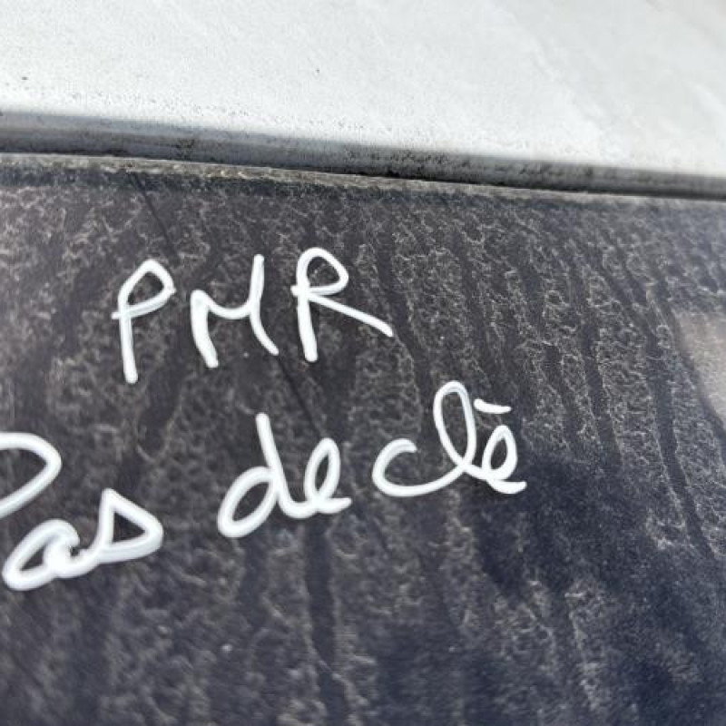 Vitre avant gauche PEUGEOT 307 Photo n°16