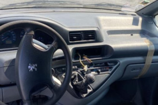 Vitre avant gauche PEUGEOT EXPERT 1