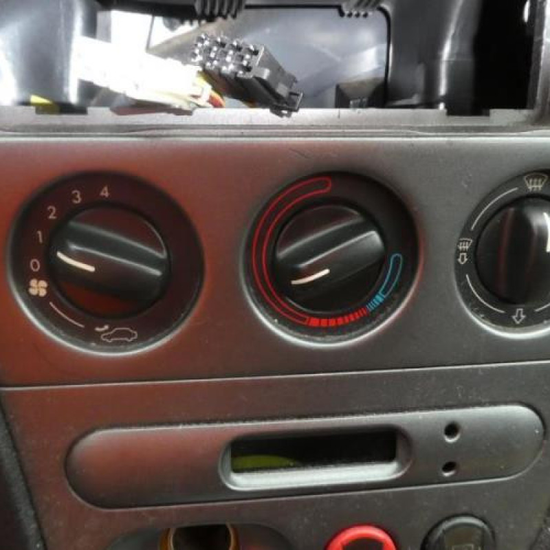 Bouton de warning PEUGEOT 306 Photo n°10