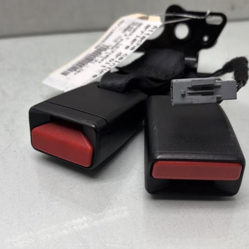 Attache ceinture arriere droit RENAULT CLIO 4 Photo n°1