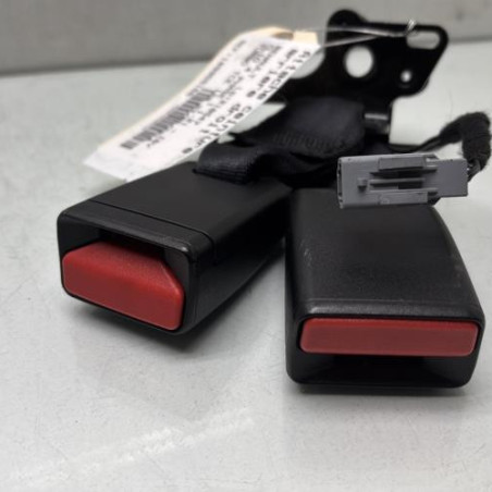 Attache ceinture arriere droit RENAULT CLIO 4 Photo n°1