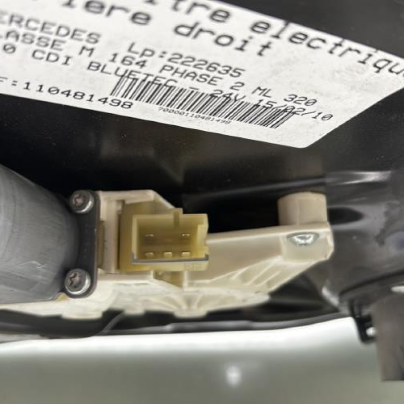 Leve vitre electrique arriere droit MERCEDES CLASSE M 164 Photo n°3
