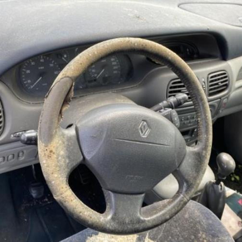 Feu arriere principal gauche (feux) RENAULT SCENIC 1 Photo n°8