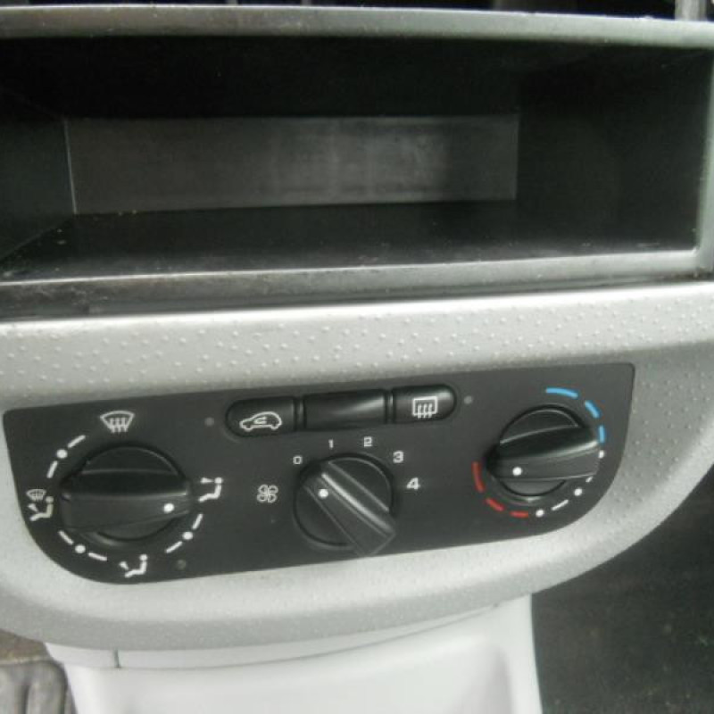 Bouton de coffre CITROEN C3 1 Photo n°12