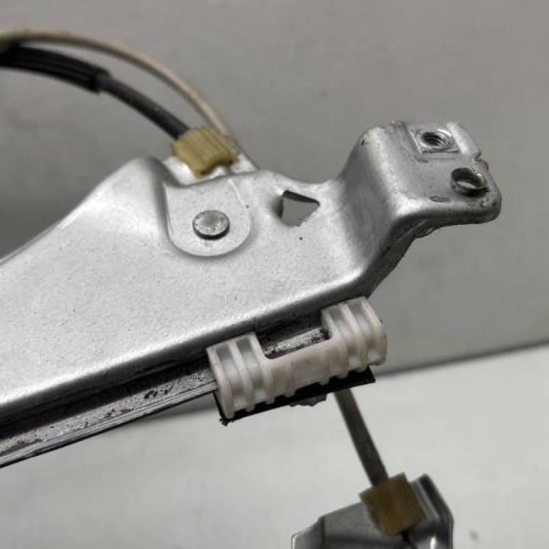 Leve vitre electrique avant gauche RENAULT CLIO 3 Photo n°5