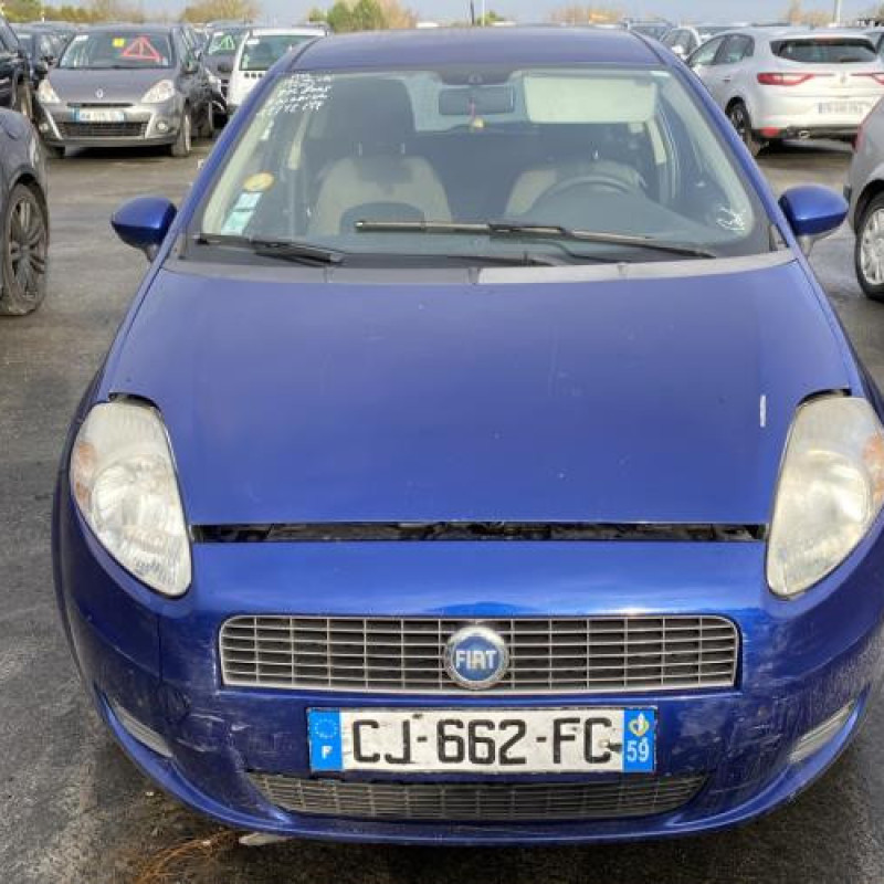 Pare choc arriere FIAT PUNTO EVO 3 Photo n°14