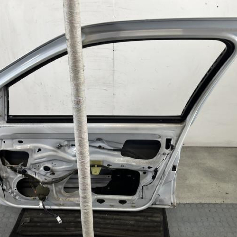 Porte avant droit RENAULT CLIO 2 Photo n°7