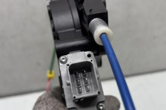 Leve vitre electrique avant droit OPEL CORSA D