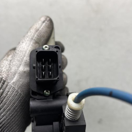 Leve vitre electrique avant gauche OPEL CORSA D