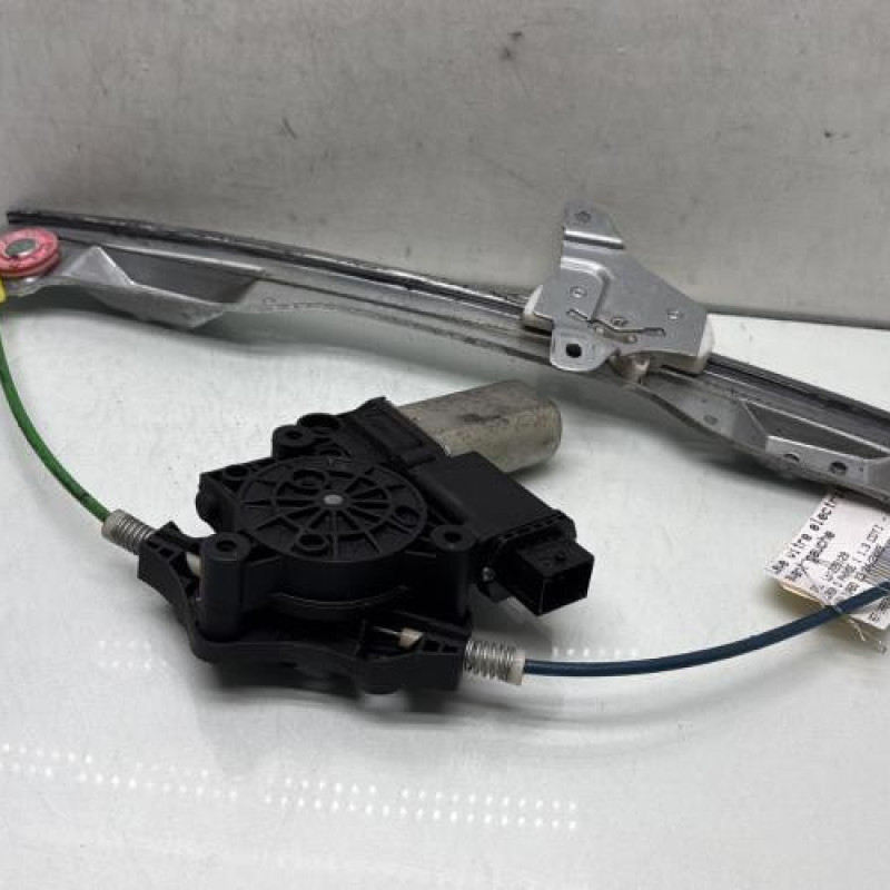 Leve vitre electrique avant gauche OPEL CORSA D Photo n°3