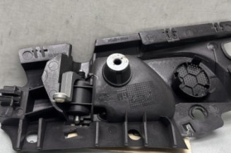 Poignee interieur avant droit OPEL CORSA D