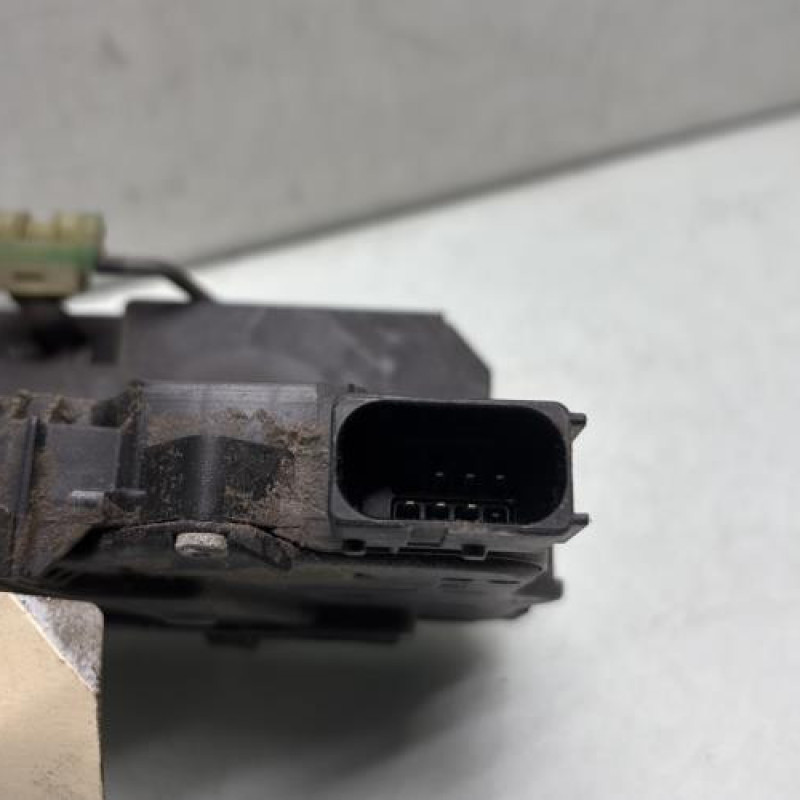 Serrure arriere droit OPEL CORSA D Photo n°3