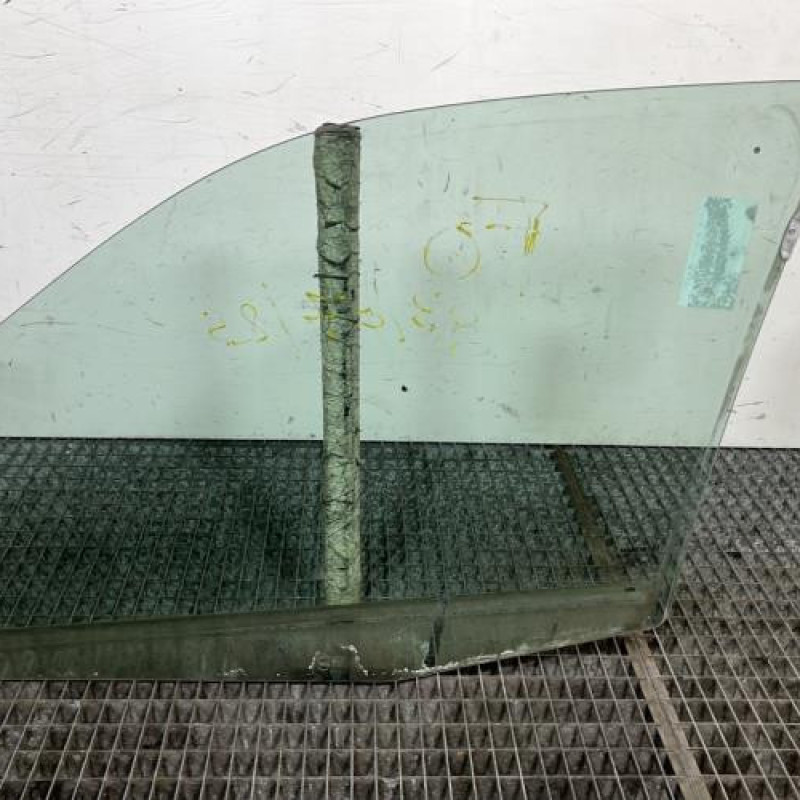 Vitre avant droit RENAULT CLIO 2 CAMPUS Photo n°4