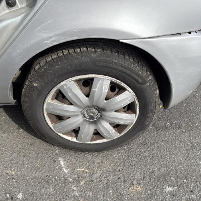 Vitre avant droit RENAULT CLIO 2 CAMPUS Photo n°15